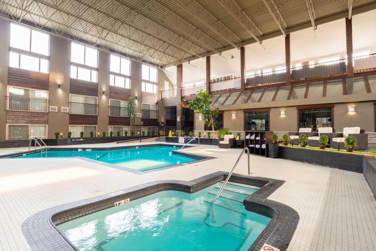 Sandman Hotel Edmonton West Extérieur photo