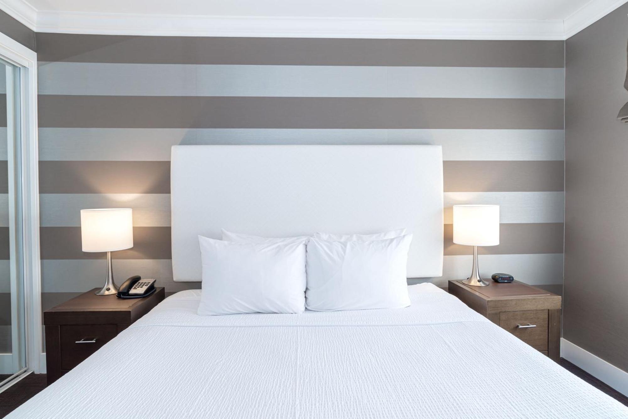 Sandman Hotel Edmonton West Extérieur photo