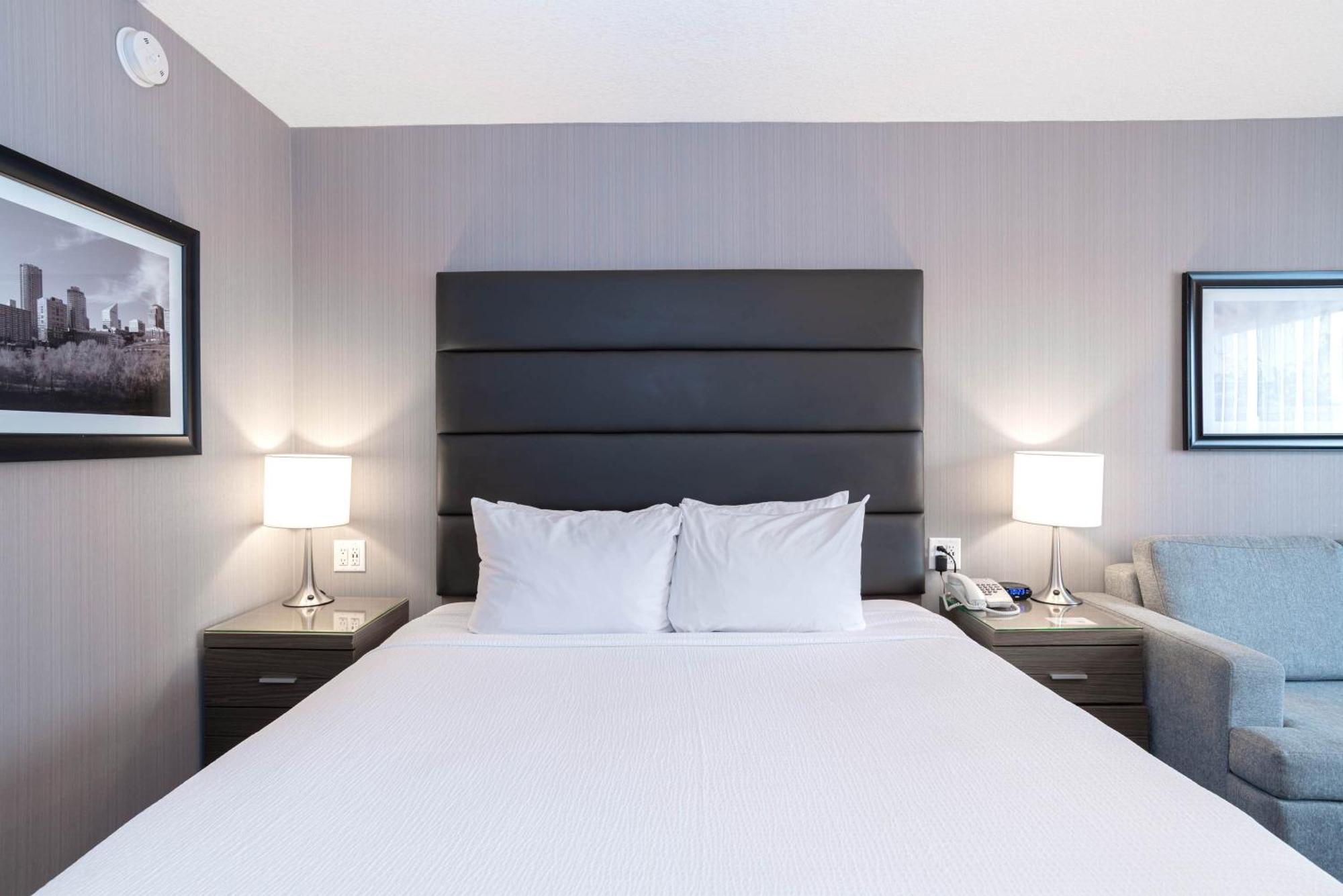 Sandman Hotel Edmonton West Extérieur photo