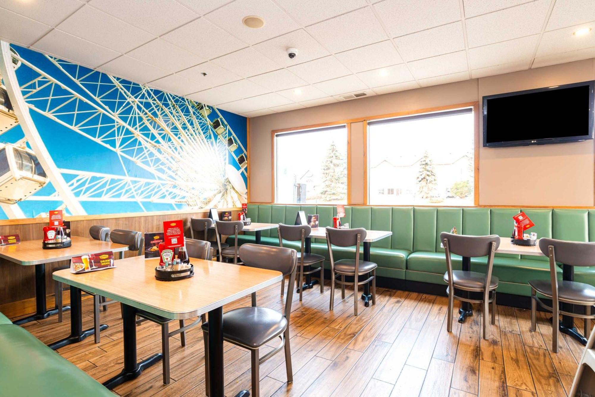 Sandman Hotel Edmonton West Extérieur photo
