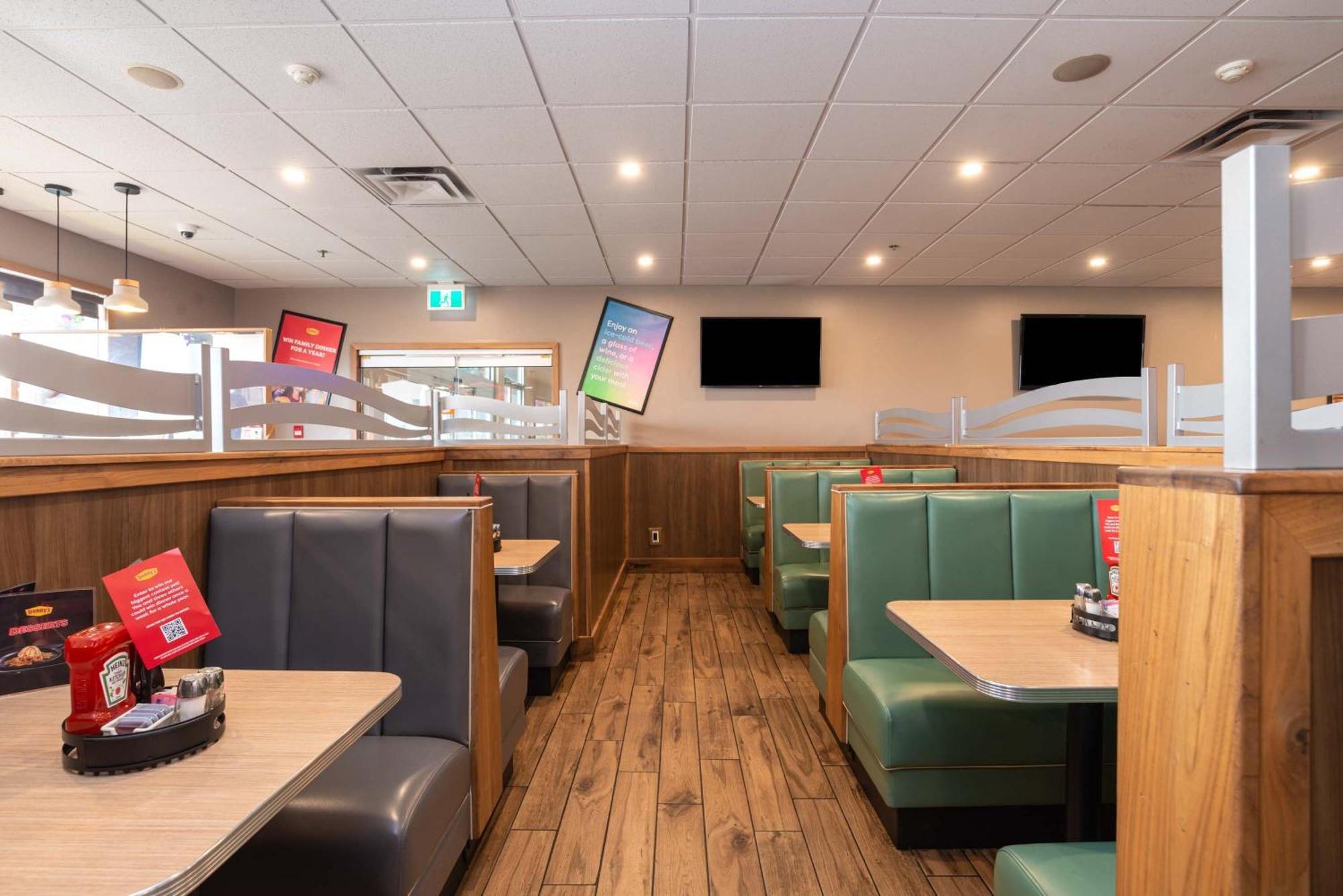 Sandman Hotel Edmonton West Extérieur photo