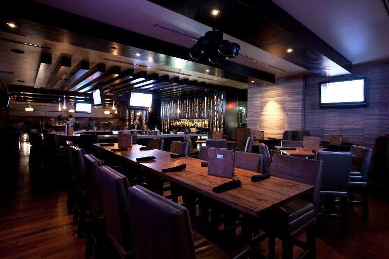 Sandman Hotel Edmonton West Restaurant photo