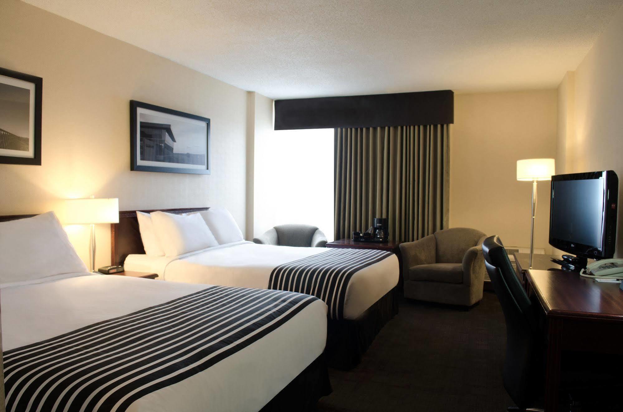Sandman Hotel Edmonton West Extérieur photo